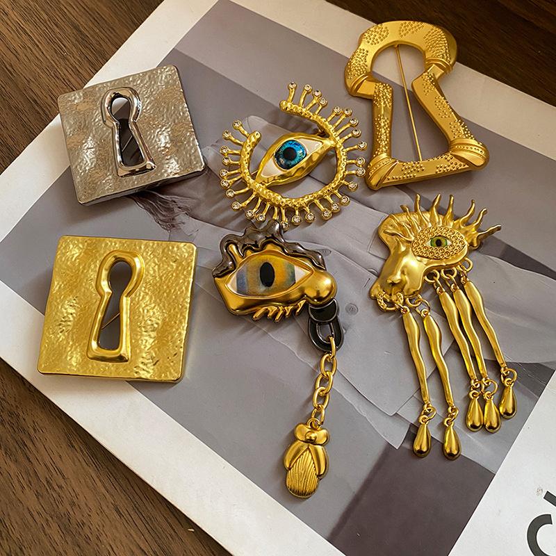 Collectible Vintage Costume Jewelry - Винтажная брошь-значок «Злой глаз» с большим